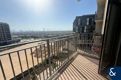Mid Floor | Unfurnished | Bright
