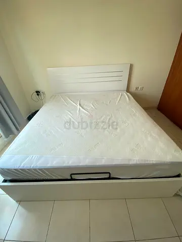 Kingsize storage bed with Mattress