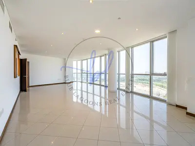 Vibrant Large Home | Creek Side Living | Exclusive