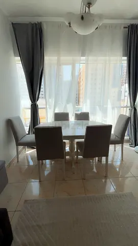 extendable dining table