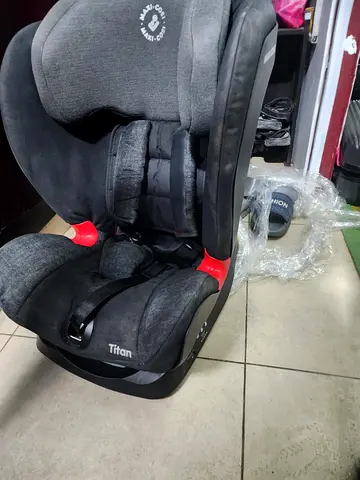 Maxi-Cosi/Titan infant car seat (used) - good condition
