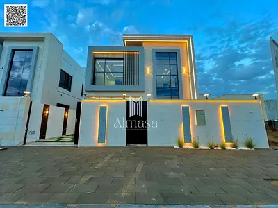 Freehold .Modern villa on a main street, no registration fees.