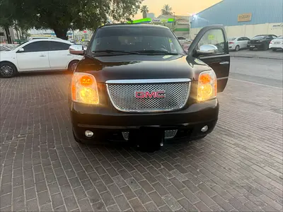 GMC Yukon Denali 2013 - GCC - Well Maintained- Excellent - First owner price negotiable