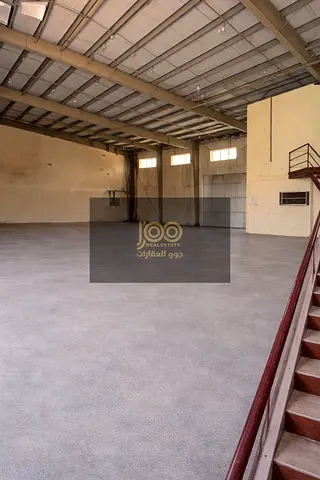 The warehouse contains offices equipped with high-voltage electrical systems up to 100 kilowatts.