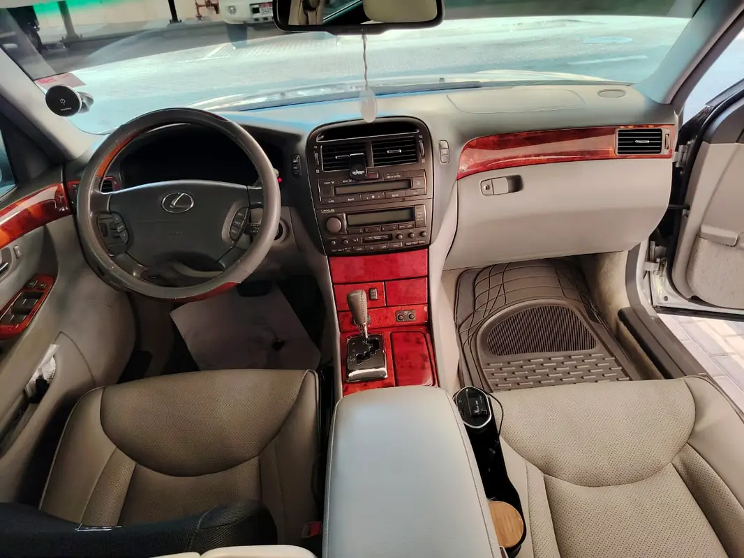 Lexus LS-Series 2006 — photo 1 of 5