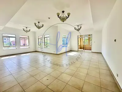 Large Bright Home | Pay in 4 Cheques | Pool Facing