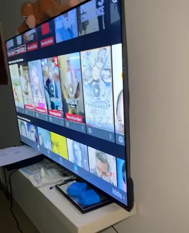 Slim 55-inch LED Smart TV – Good Working Condition with warranty