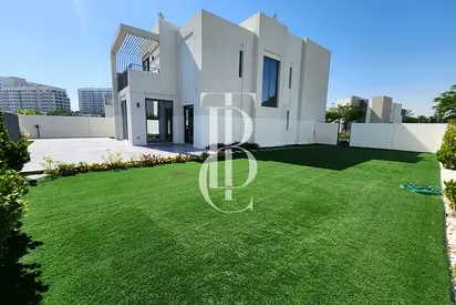 Corner Villa | Golf Course Views | Generous Plot