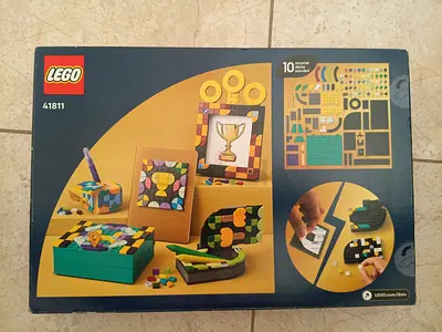 LEGO DOTS Hogwarts Desktop Kit, Harry Potter Art Set 41811 8+ (Accessories Not Included)