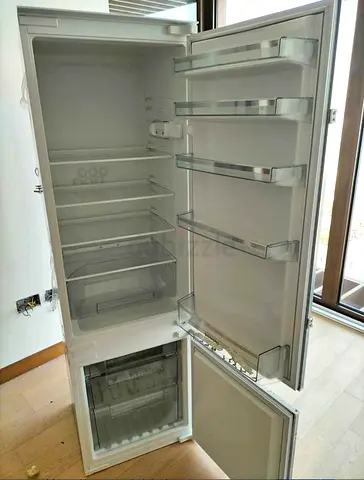 Siemens latest model bottom.freezer fridge built-in fully-integrated hy tetet