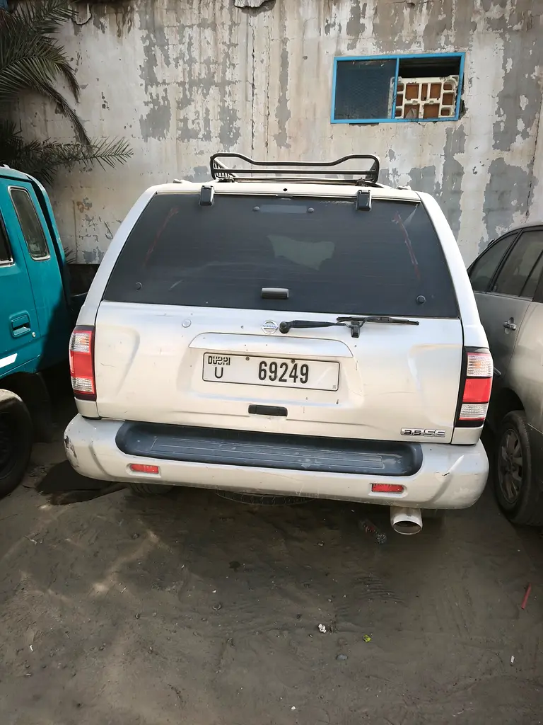 Nissan Pathfinder 2003 — photo 1 of 1