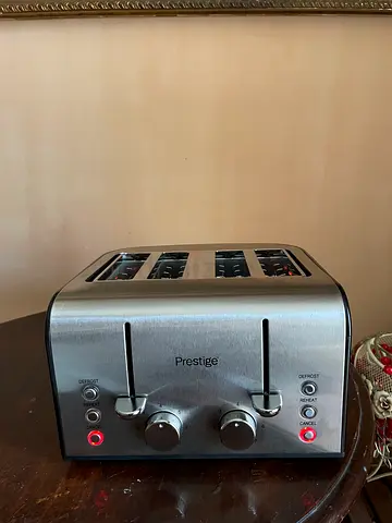 Prestige 4-slot bread toaster almost new