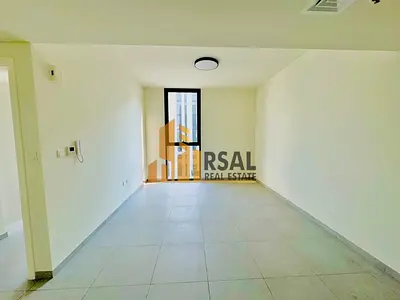 Spacious Living 1BR | Close Kitchen | Amenities included