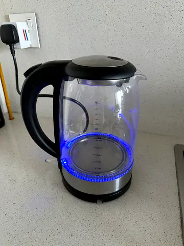 Modern Glass Electric Kettle with Blue LED Light – Excellent Condition