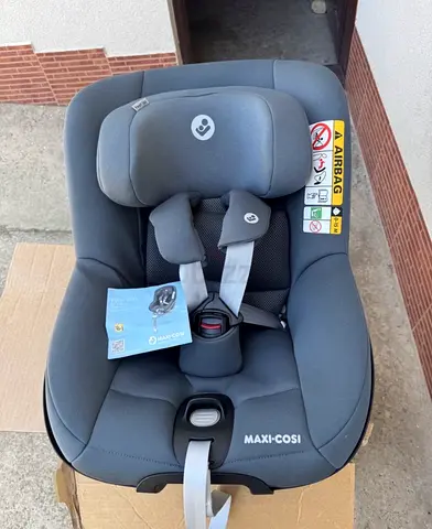 New Maxi-Cosi pearl 360 Car Seat - Good Condition