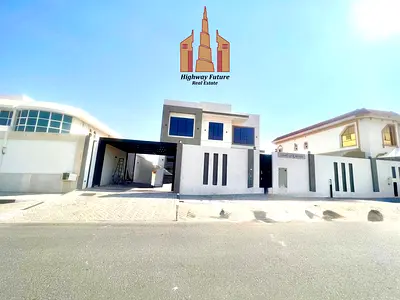 Spacious scond occupied Villa 5Bhk with All master maids laundry 4 Parking spaces 230K