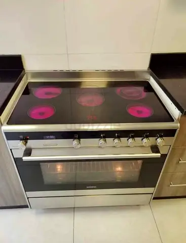 Siemens electric ceramic 90/60 size cooking range Hob  Oven Cooker - Good Working Condition, free d