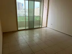 Large balcony with an open view – modern finishing – prime location on the main road – close t