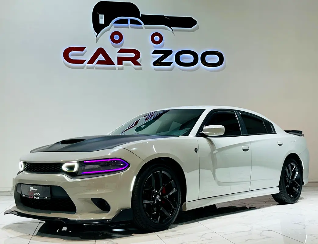 Dodge Charger 2021 — photo 1 of 15