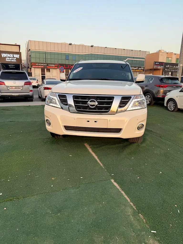 Nissan Patrol 2019 — photo 1 of 18