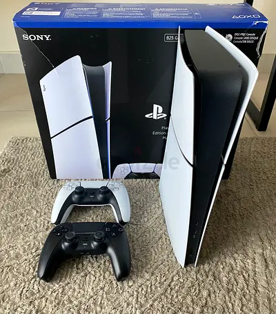 PS5 Slim 1Tb Digital Edition UAE Version - 2 Controllers and Box