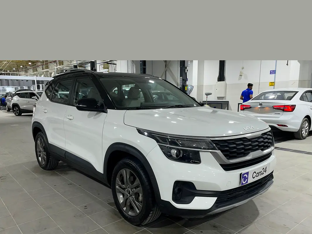 Kia Seltos 2023 — photo 1 of 12