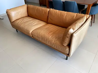 Couch crate and barrel leather sofa