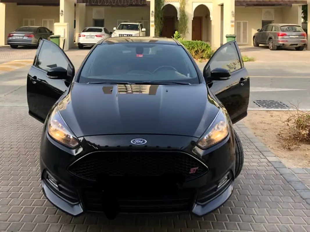 Ford Focus 2016 — photo 1 of 7
