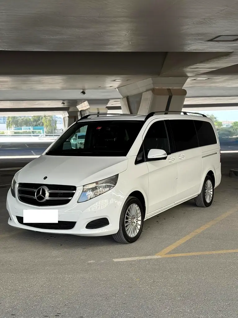 Mercedes-Benz V-Class 2016 — photo 1 of 19