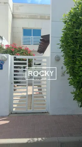 4BHK + Maid's Room with Sharing Pool | Jumeirah 2nd
