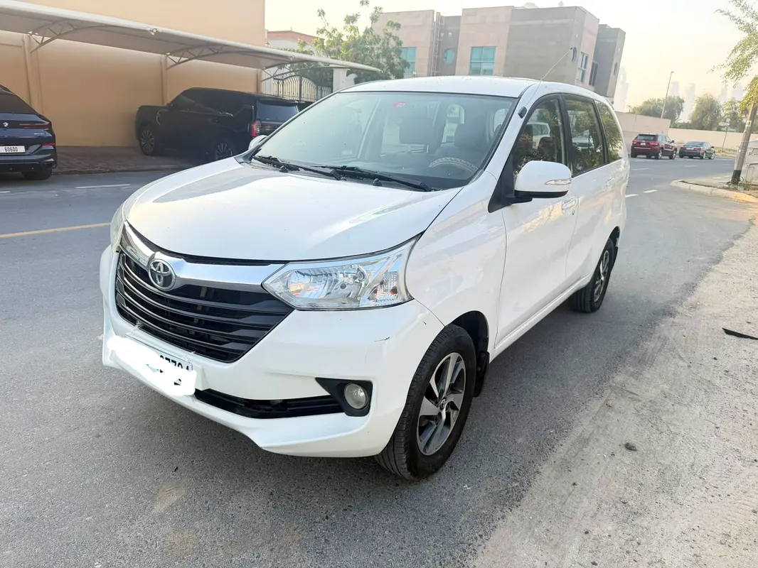 Toyota Avanza 2017 — photo 1 of 16