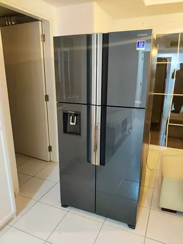 Hitachi 4 door fridge for sell with water dispenser 💯 good working