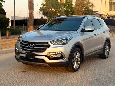Hyundai Grand Santa Fe 2017, GCC Specs