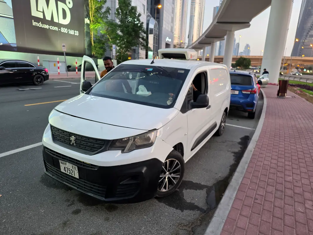 Peugeot Partner 2020 — photo 1 of 5