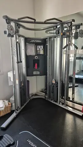 Life Fitness Functional Trainer Cable Machine - Good Condition