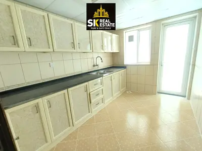 LAVISH 2 BHK APPARTMENT ONLY 44K WITH BUILT-IN WARDROBES FAMILY BUILDING PRIME LOCATION EASY EXIT TO DUBAI