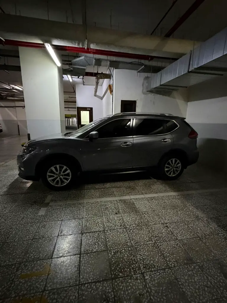 Nissan X-Trail 2020 — photo 1 of 5