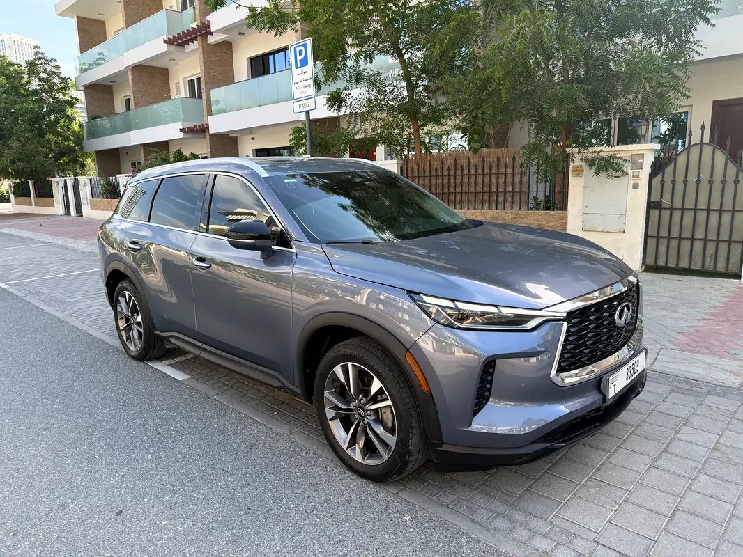 Infiniti QX60 2023 — photo 1 of 16