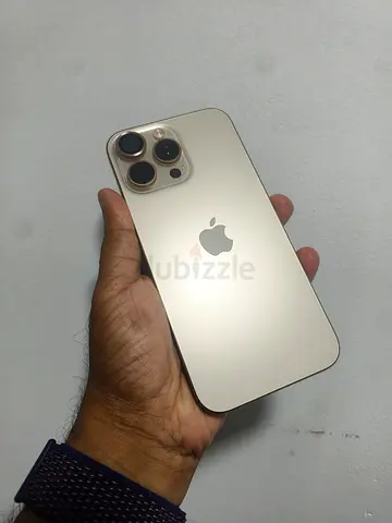 apple i phone 16 pro max - 256 GB apple store bought