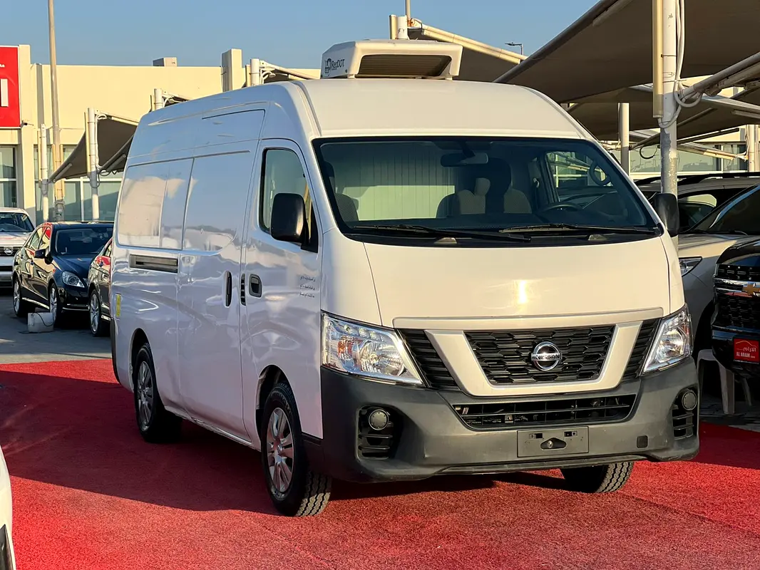 Nissan Urvan 2020 — photo 1 of 19