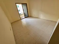 Huge levish 2bhk with balcony central ac central gas in lowest price