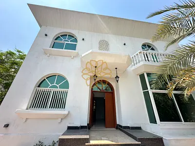 Prime location 5bedroom villa with balcony and garden space