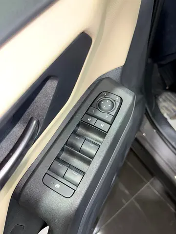Toyota RAV4 XLE, миниатюра 11
