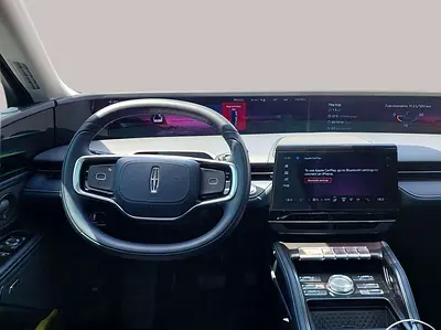 2025 Lincoln NAUTILUS 照片 10