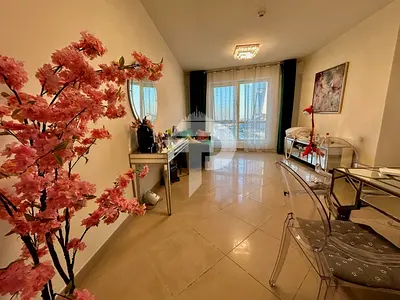 Vacant | Sunset View | Great Amenities