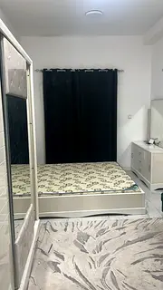 Well-maintained Master Bedroom (with balcony) for rent in a strategic and decent neighborhood