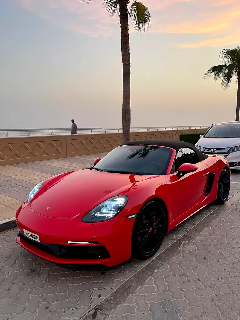 Porsche Boxster 2018 — photo 1 of 15