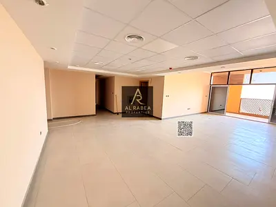 First occupant - Sea view - Parking and free month's rent - Easy access to Dubai exit