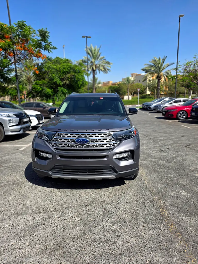 Ford Explorer 2021 — photo 1 of 19