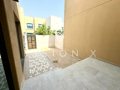 Elegant | Walkable Community | Sleek Interior